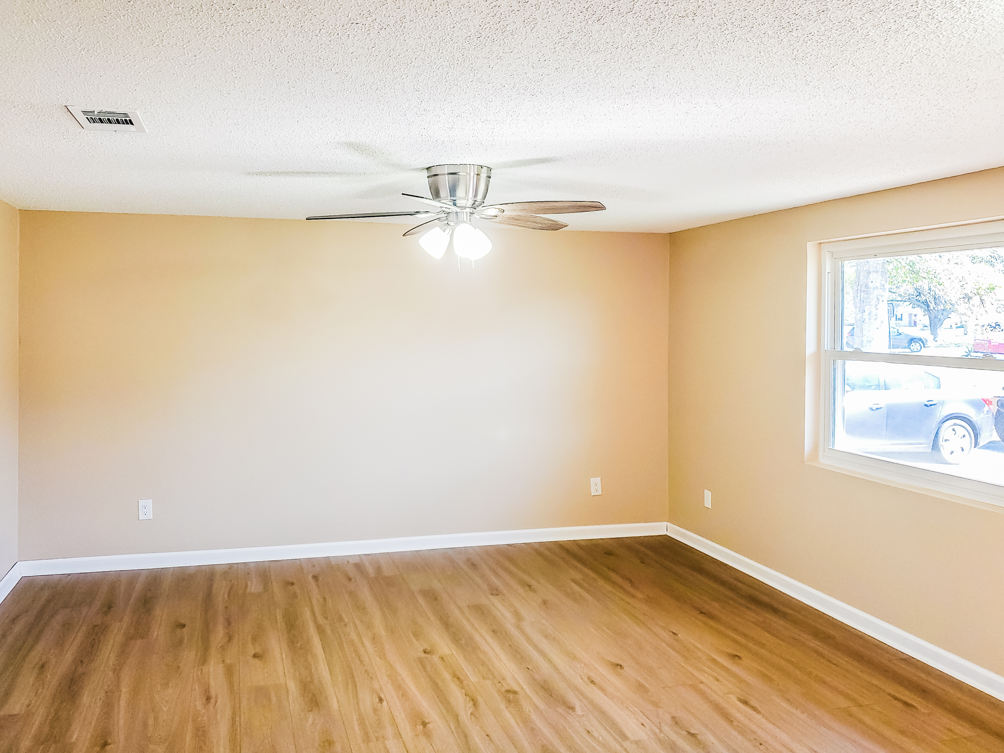 2820 Commanche Avenue - 2